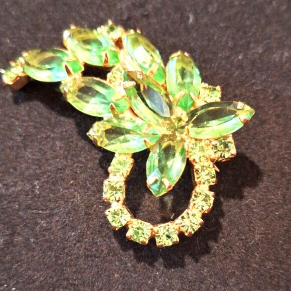 Vintage Green Rhinestone Brooch - Picture 4 of 7